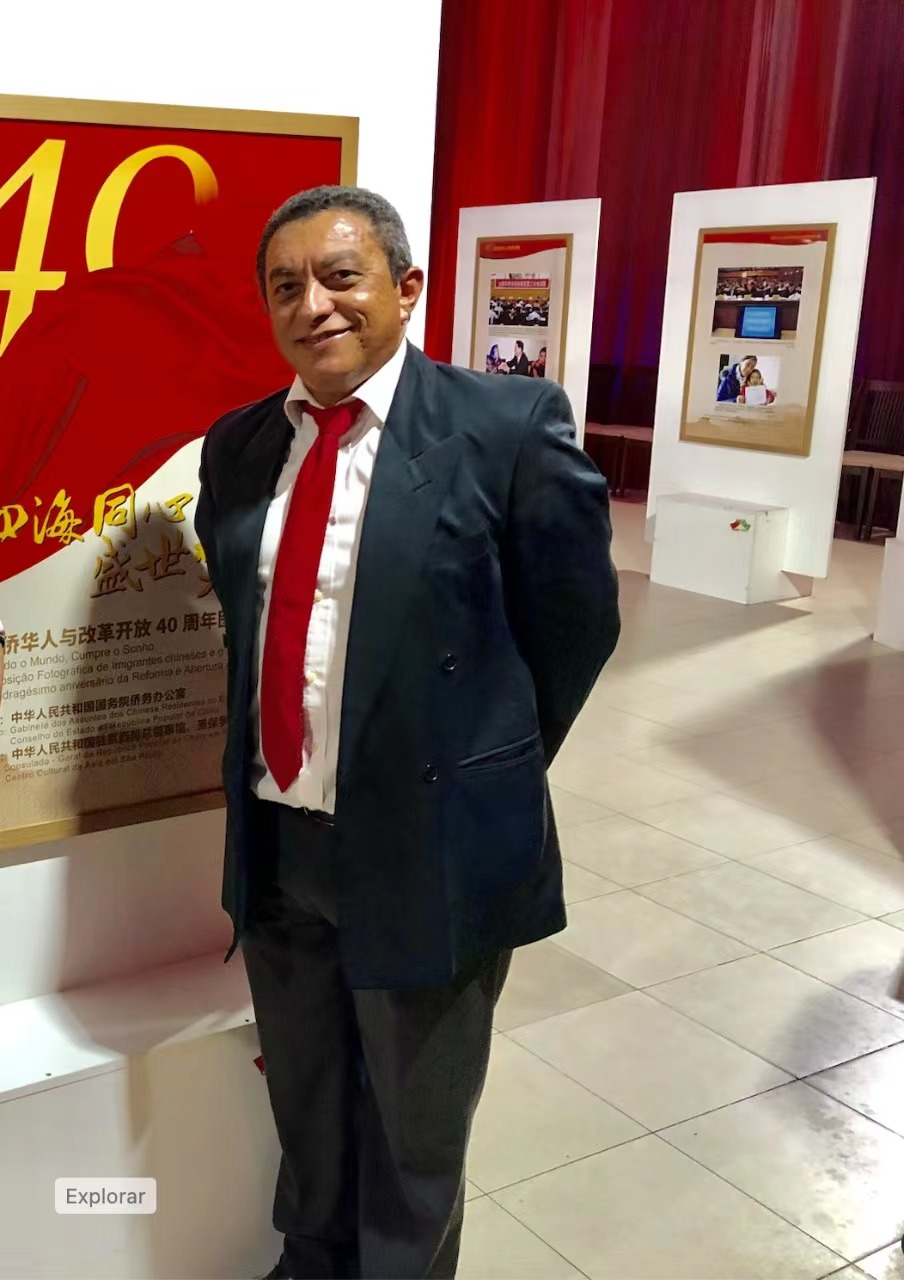 Mr. Francisco at the Exhibition of Chinese, Overseas Chinese and the 40th Anniversary of Reform and Opening-up
